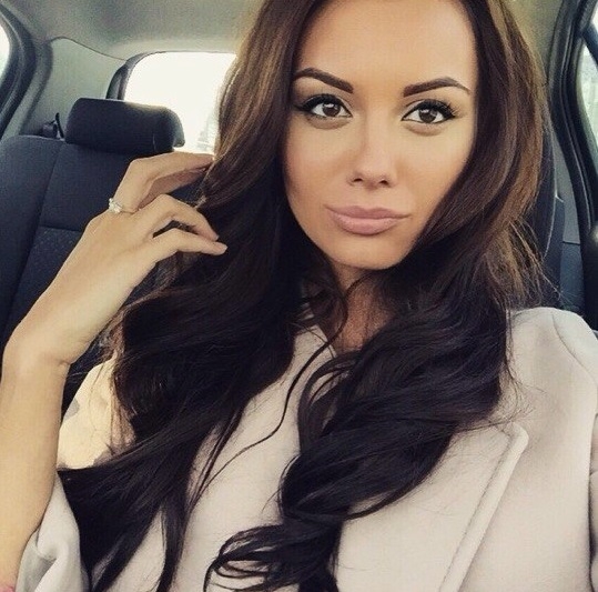 В Москве я себя чувствую особенно прекрасно, потому что эта городская столица наполнена энергией и страстью, которую я с радостью подарю тебе. У меня есть много талантов, которые помогут нам создать незабываемые моменты вместе. Я умею расслабить, поднять настроение и угодить каждому предпочтению. Позволь мне показать тебе, насколько я могу быть твоей лучшей компанией 😉 Со мной ты найдешь комфорт, удовлетворение и искренность. Я горжусь моими отзывами - они свидетельствуют о моей профессиональности и умении заботиться о клиентах. Жду тебя с нетерпением для встречи в Москве, милый! 💕🌟🔥 Анжела